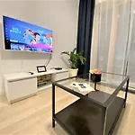 Exclusive 2br! In Center +netflix +gym * وارسو