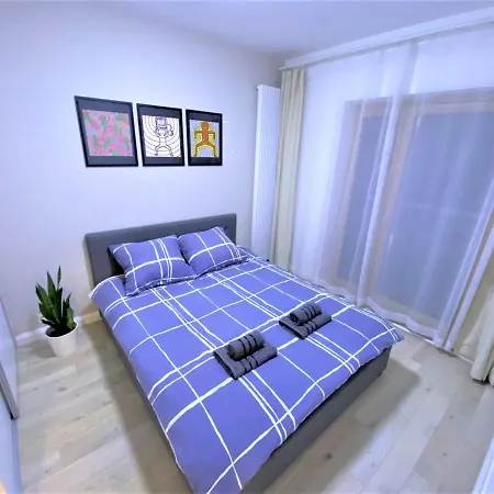 Exclusive 2br! In Center +netflix +gym Varsó
