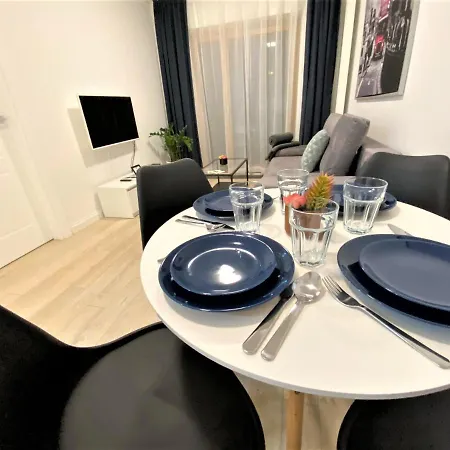 Apartment Exclusive 2br! In Center +netflix +gym Warsaw