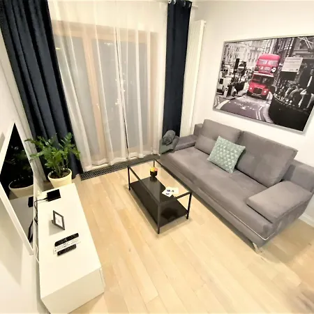 Exclusive 2br! In Center +netflix +gym Apartman *