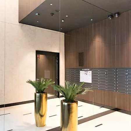 Exclusive 2br! In Center +netflix +gym Apartment *