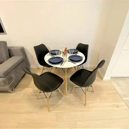 Apartment Exclusive 2br! In Center +netflix +gym