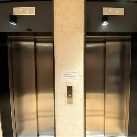 Exclusive 2br! In Center +netflix +gym Apartment *