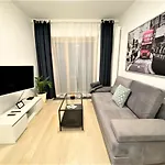 Exclusive 2br! In Center +netflix +gym Warszawa