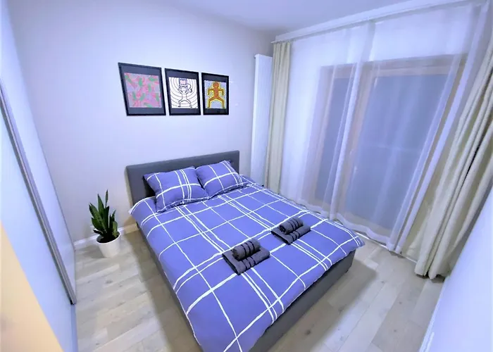 Exclusive 2br! In Center +netflix +gym Varsó