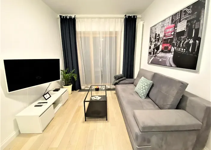 Exclusive 2br! In Center +netflix +gym Varsó