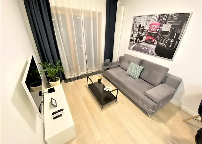 Exclusive 2br! In Center +netflix +gym Apartman *