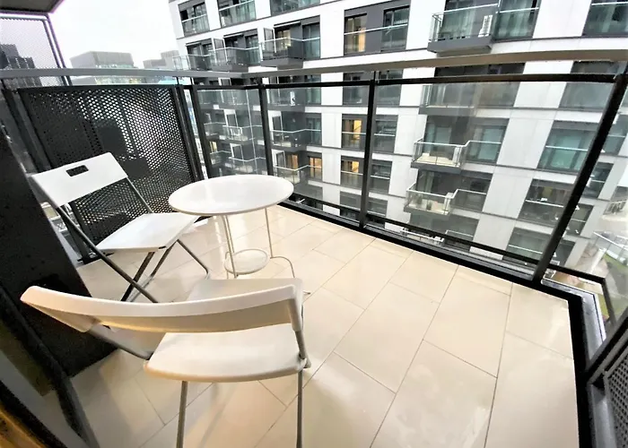 Exclusive 2br! In Center +netflix +gym * Varsó