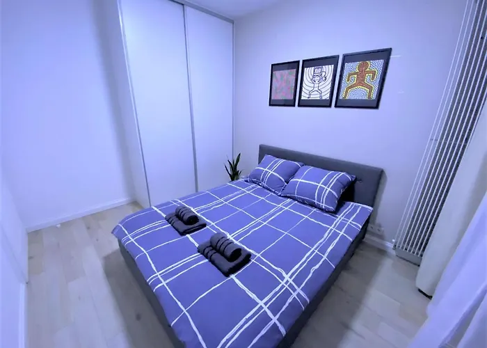 Exclusive 2br! In Center +netflix +gym *