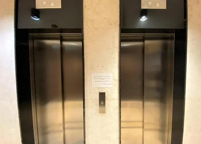 Exclusive 2br! In Center +netflix +gym Apartman *