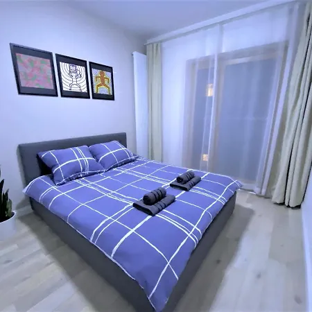 Exclusive 2br! In Center +netflix +gym 华沙