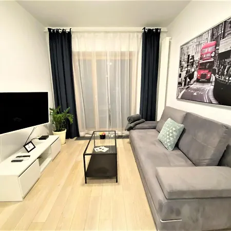 Exclusive 2br! In Center +netflix +gym 华沙