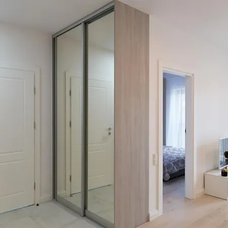 Exclusive 2br! In Center +netflix +gym * 华沙