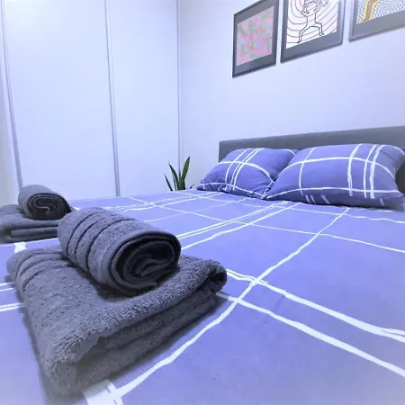Exclusive 2br! In Center +netflix +gym 公寓 华沙