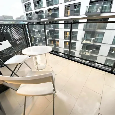 Exclusive 2br! In Center +netflix +gym * 华沙